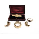 A COLLECTION OF GOLD JEWELLERY comprising: a late Victorian 9ct gold locket back brooch with