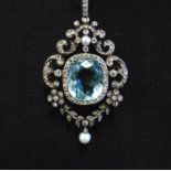 AN EDWARDIAN AQUAMARINE, DIAMOND AND PEARL PENDANT/BROOCH, CENTRED WITH A CUSHION-SHAPED
