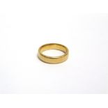 A LATE VICTORIAN 22CT GOLD 'D' SECTION WEDDING BAND Chester 1897, size L, 6.6g