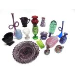 A COLLECTION OF VICTORIAN AND LATER GLASSWARE including a Nailsea glass flask with combed decoration