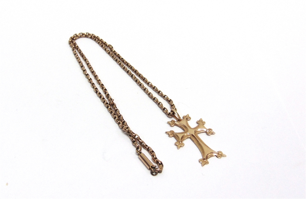 AN EARLY 20TH CENTURY ROSE GOLD FACETTED-BELCHER NECKLACE AND A CROSS PENDANT the necklace on a