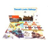 ASSORTED MODEL RAILWAY CATALOGUES & BOOKLETS including Wrenn catalogues, 5th edition & 7th