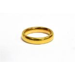 A 22CT GOLD COURT SECTION WEDDING BAND Birmingham 1926, 4.2mm wide, size M, 8.2g