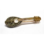 A LATE VICTORIAN ROSE DIAMOND BROOCH IN THE FORM OF A MANDOLIN OR BUZUKI (BOUZOUKI), with three