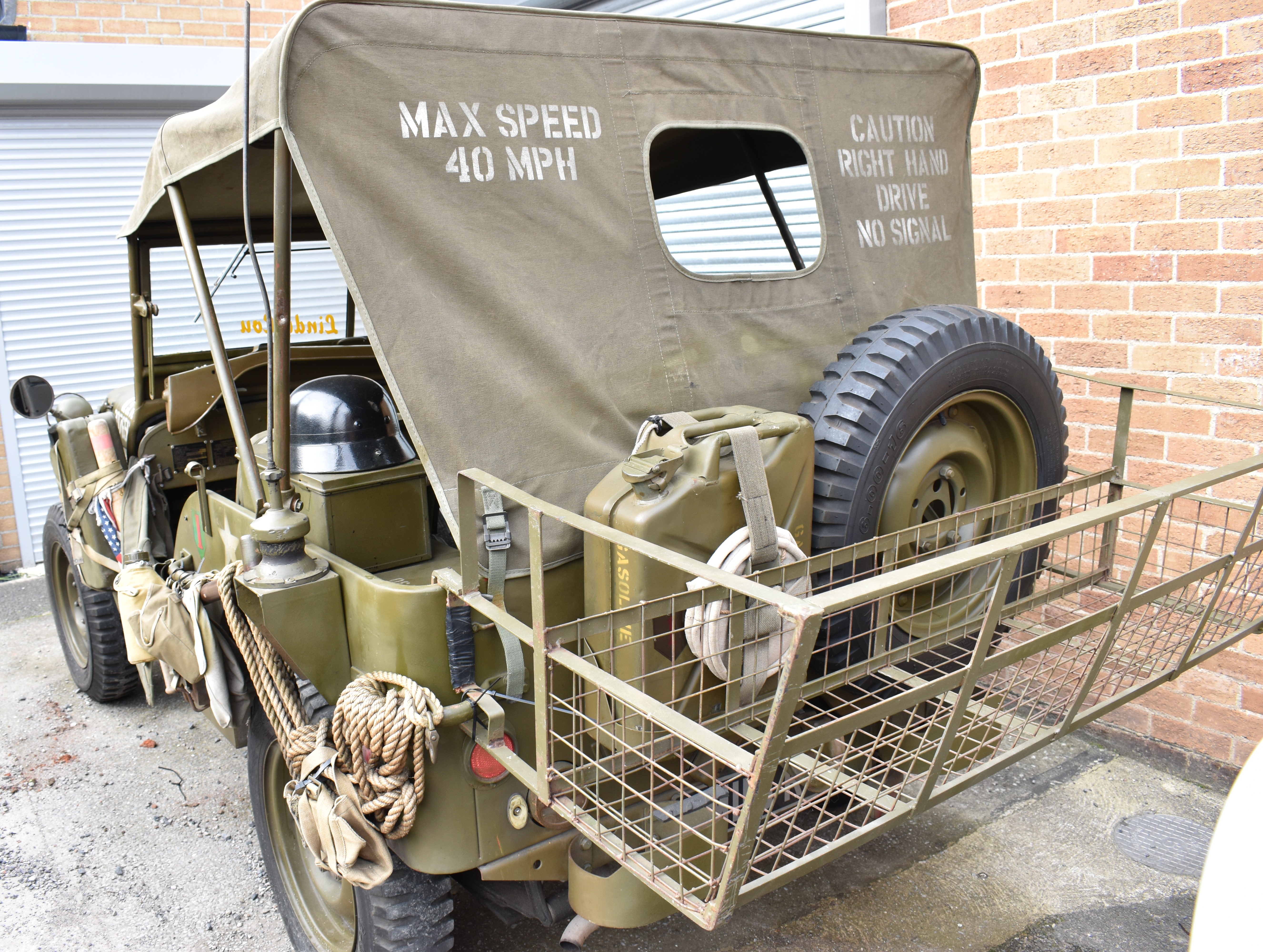 WILLY'S JEEP MB - VEHICLE REGISTRATION NUMBER M113 RCH A Unique Hybrid Replica of a Second World War - Image 8 of 9