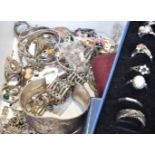 A COLLECTION OF SILVER, WHITE METAL AND JEWELLERY INCLUDING SEVENTEEN RINGS in various designs; a