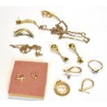 VARIOUS GOLD AND YELLOW METAL JEWELLERY TO INCLUDE A FANCY FETTER LINK CHAIN on a bolt ring clasp,