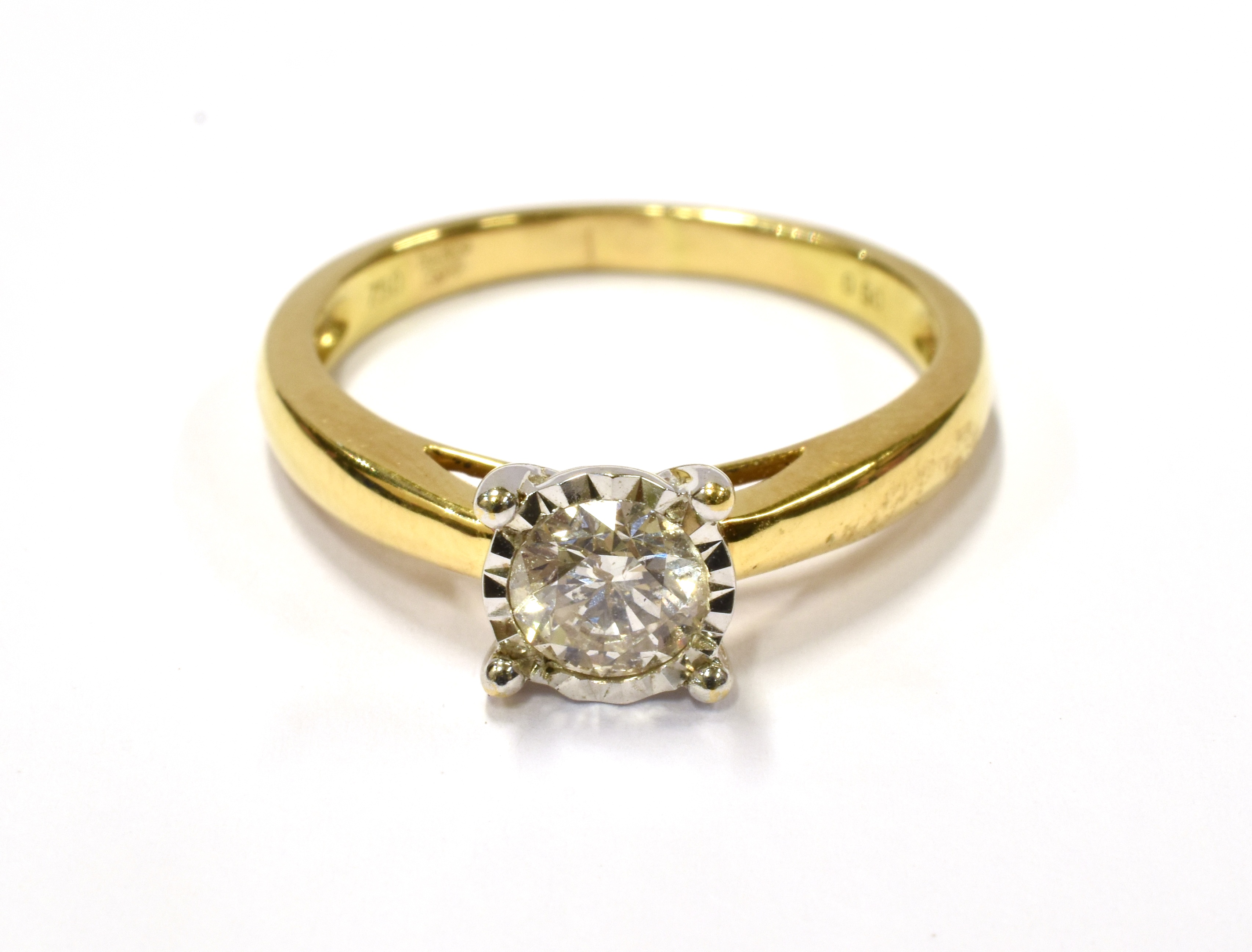 A MODERN DIAMOND SOLITAIRE RING the round brilliant approx. 0.50cts, in a white illusion-claw - Image 8 of 9