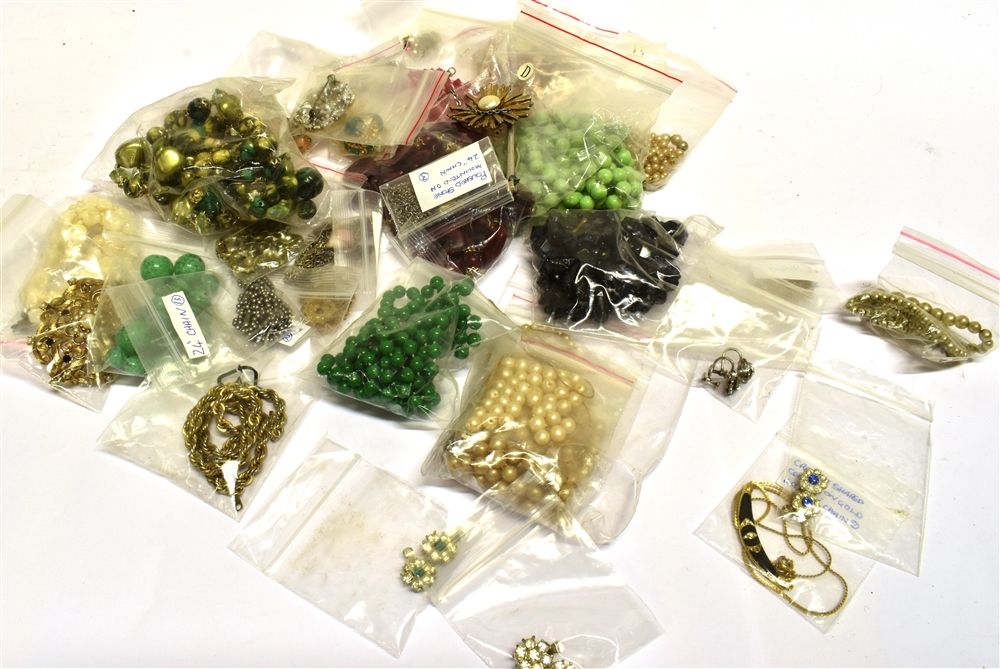 A COLLECTION OF MOSTLY VINTAGE AND MODERN COSTUME JEWELLERY to include five near-colourless paste - Image 2 of 2