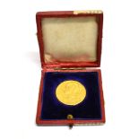 GREAT BRITAIN - A QUEEN VICTORIA DIAMOND JUBILEE COMMEMORATIVE GOLD MEDAL, 1897 26mm diameter, in