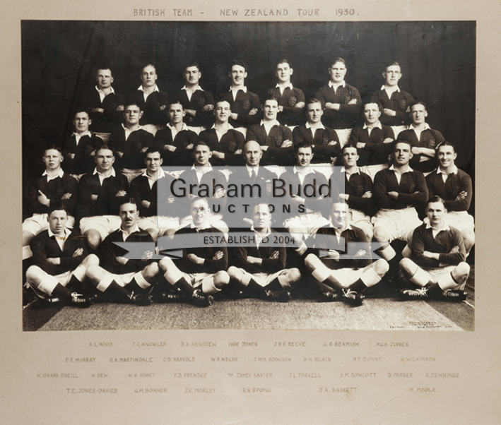 A large and impressive official photograph of the British Lions Rugby team who toured New Zealand - Image 2 of 5