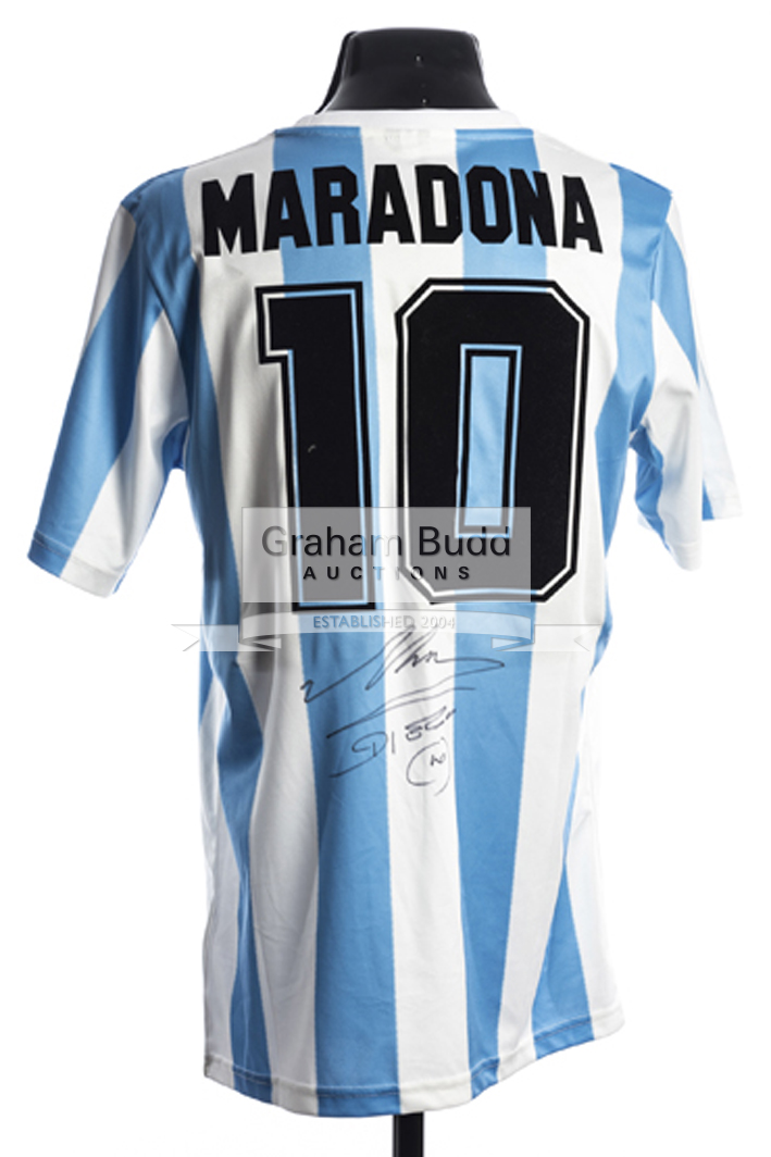 Maradona signed Argentina replica jersey,