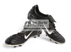 Stephane Henchoz signed pair of football boots match-worn for Liverpool FC in season 2003-04,
