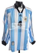 Nelson Vivas signed blue and white striped Argentina No.