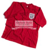 Geoff Hurst signed England 1966 World Cup Final replica jersey, signed in black marker pen,