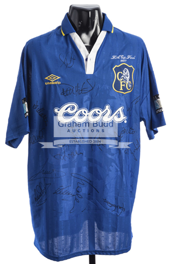 Roberto Di Matteo team-signed Chelsea FC blue No.16 jersey, from the 1997 F.A.