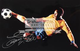 Pele signed colour photograph, Full signature in silver marker, 19 by 29cm.