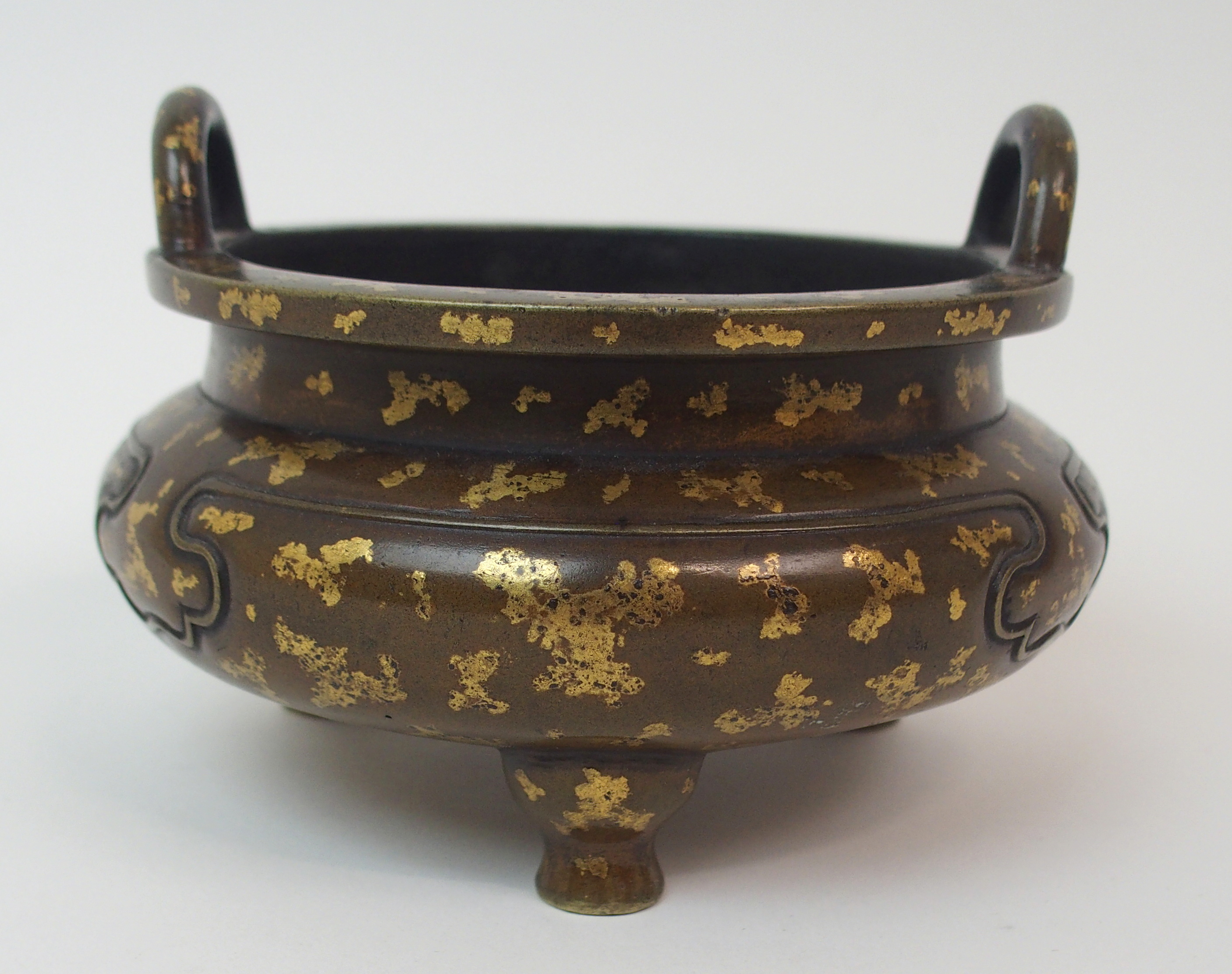 A CHINESE BRONZE GOLD SPLASHED CENSER with a pair of loop handles above a short shoulder cast with - Image 3 of 9