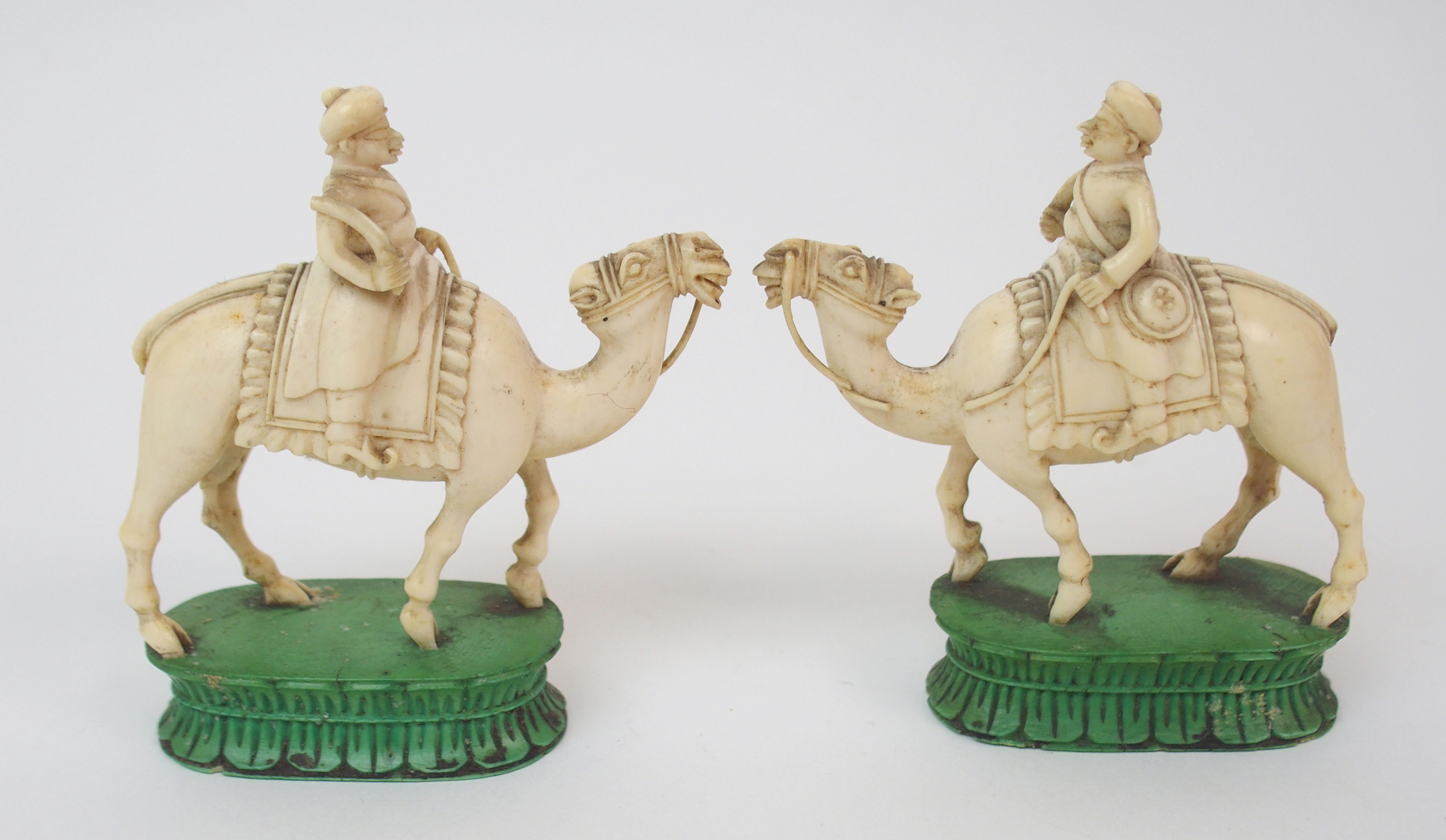 AN EAST INDIAN IVORY CHESS SET probably Berhampore, one set with black stained bases lacking two - Image 5 of 28