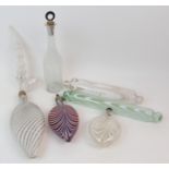 A COLLECTION OF NAILSEA GLASS ITEMS including a teardrop pink and white flask with silver fox