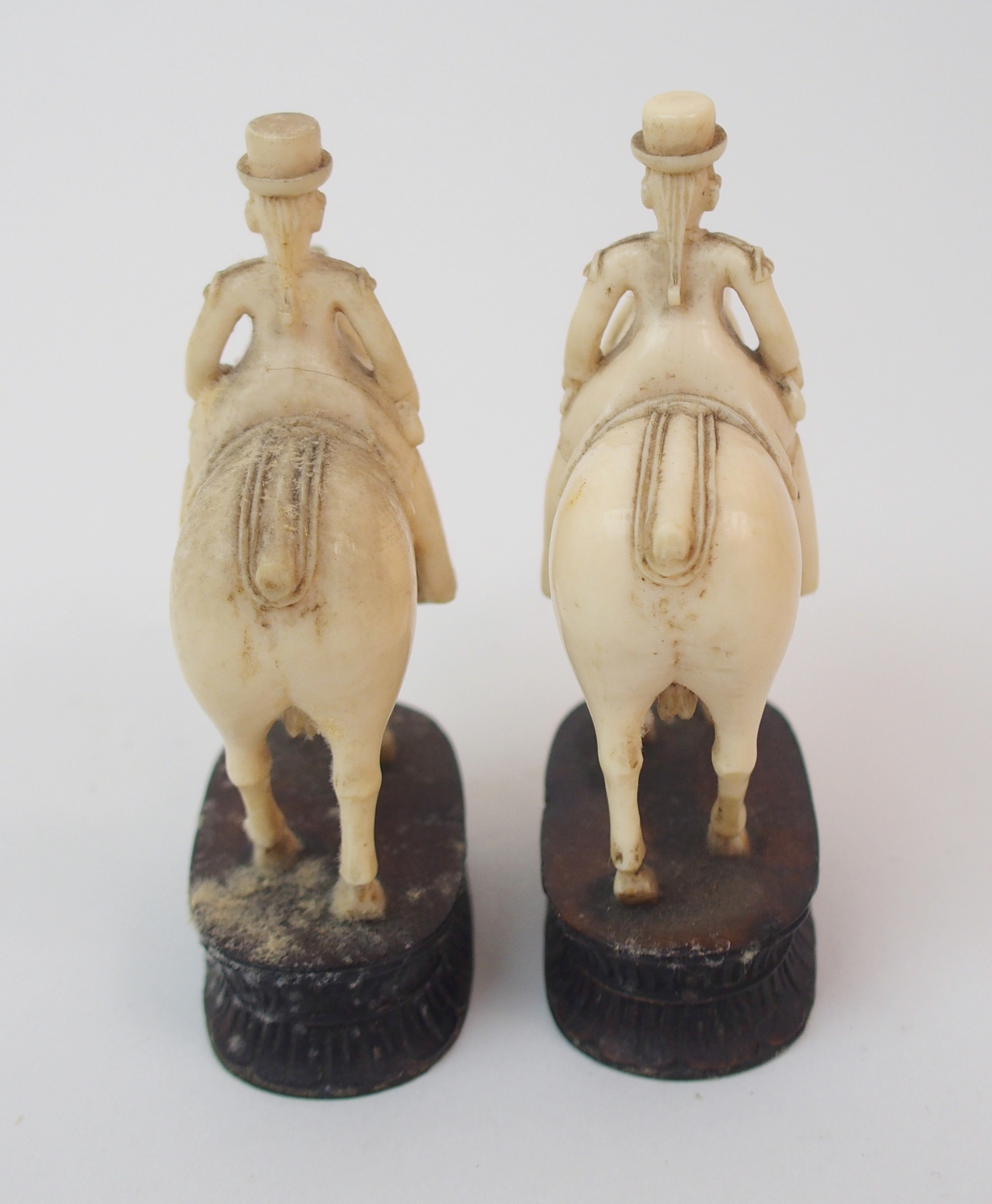 AN EAST INDIAN IVORY CHESS SET probably Berhampore, one set with black stained bases lacking two - Image 27 of 28