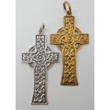 A SILVER ALEXANDER RITCHIE CROSS PENDANT marked verso A.R Iona, with further stamp for Saunders &