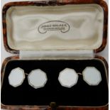 A pair of 9ct and 18ct gold mother of pearl cufflinks, weight approx 5.3gms Condition Report: