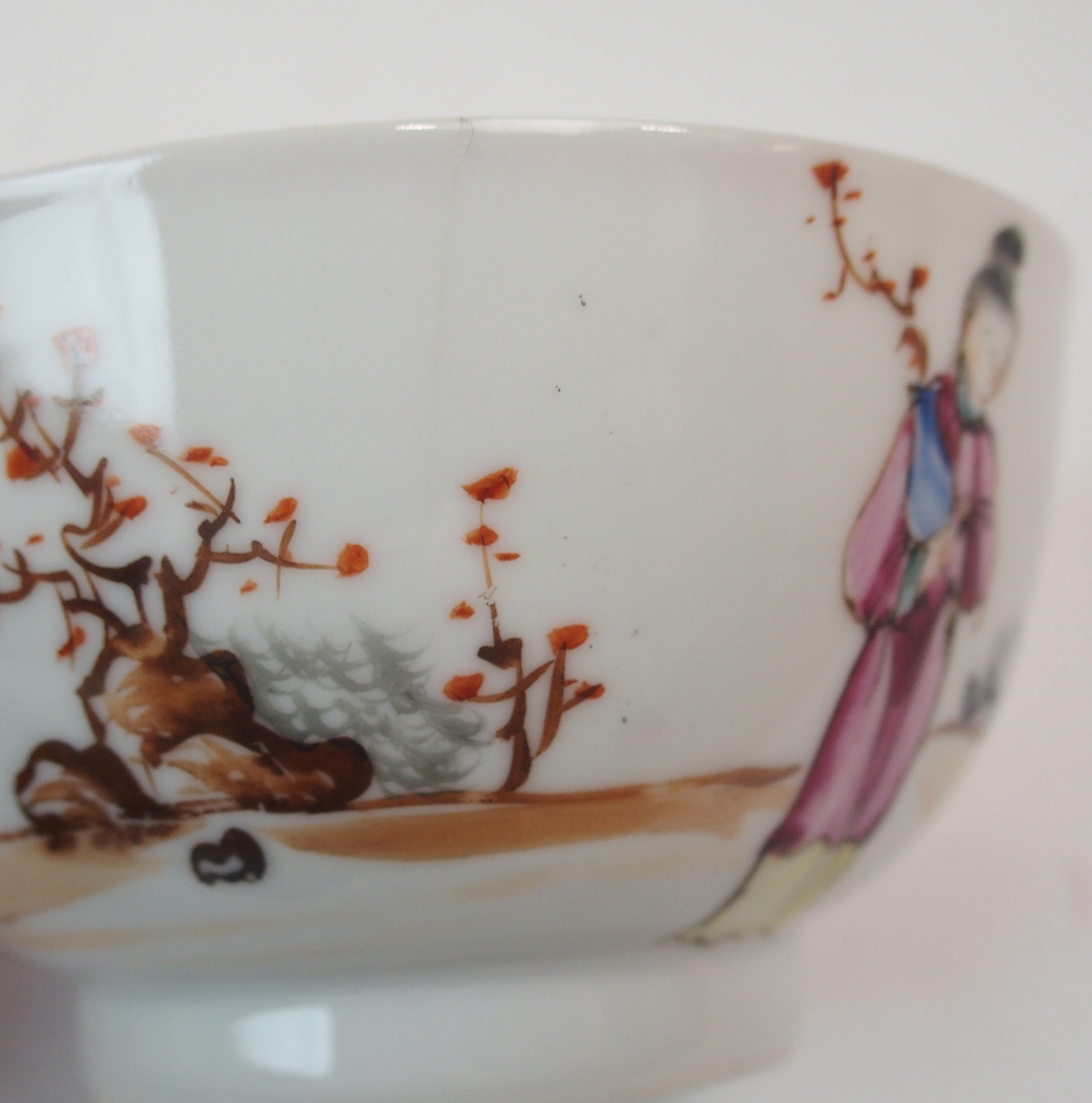 FIVE CHINESE EXPORT RICE BOWLS AND SAUCERS painted with ladies and children in garden landscapes ( - Image 27 of 27