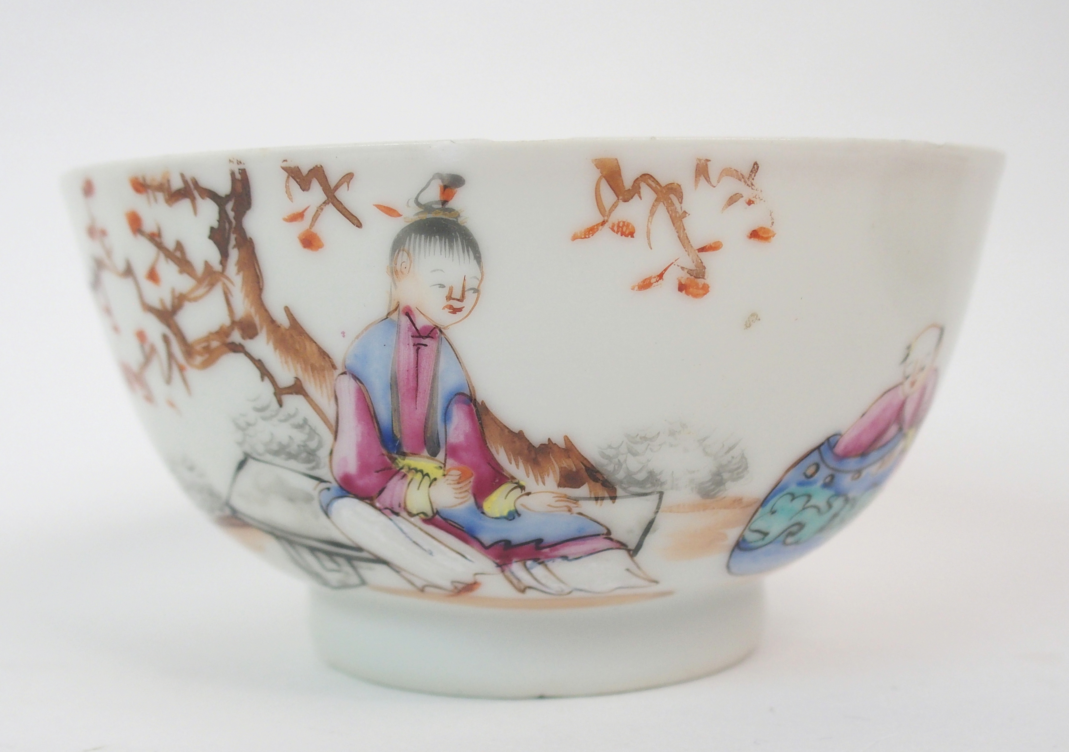 FIVE CHINESE EXPORT RICE BOWLS AND SAUCERS painted with ladies and children in garden landscapes ( - Image 17 of 27