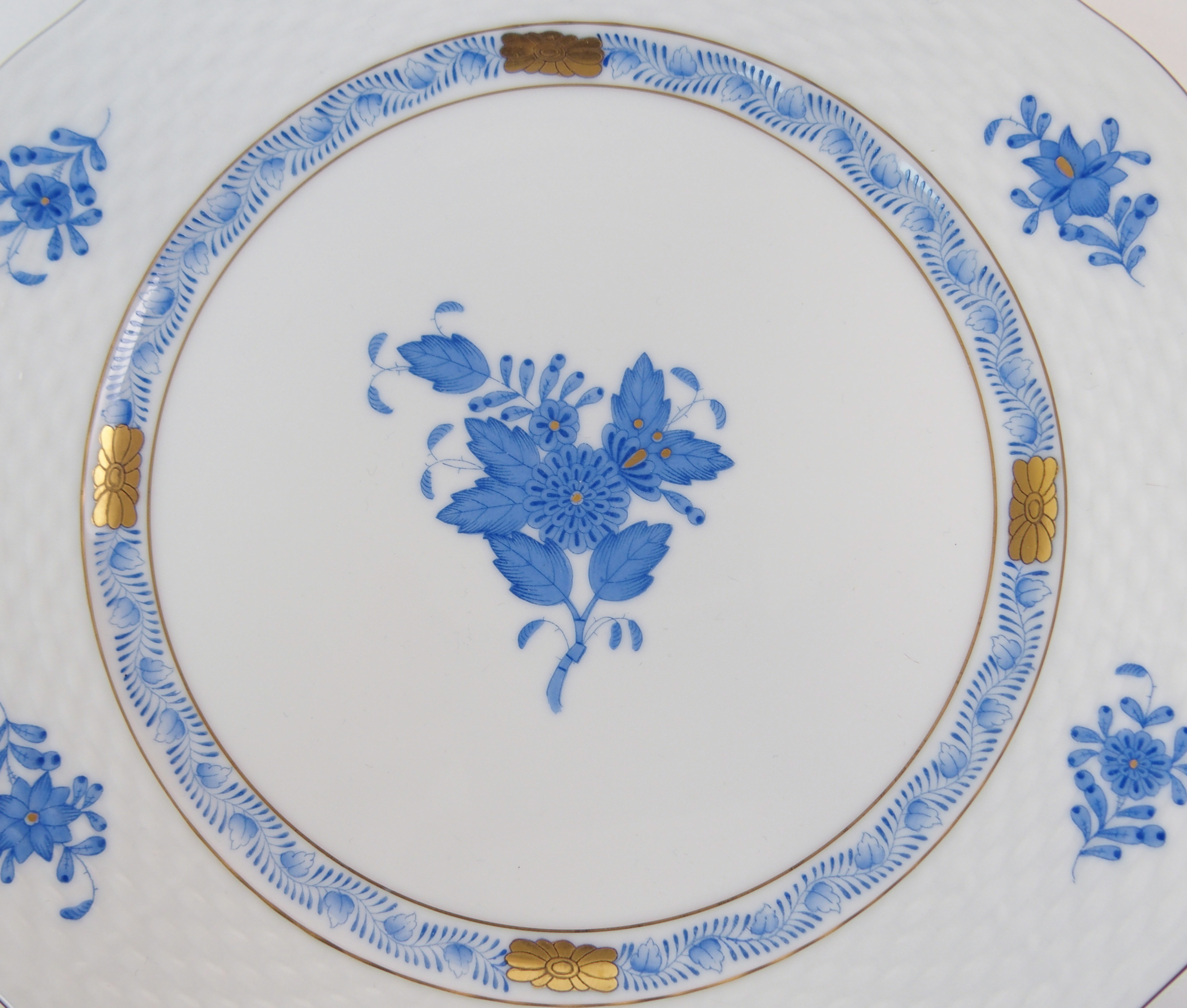 A HEREND CHINESE BOUQUET BLUE PATTERN TEASET comprising teapot, six cups, saucers, plates, milk - Image 13 of 14