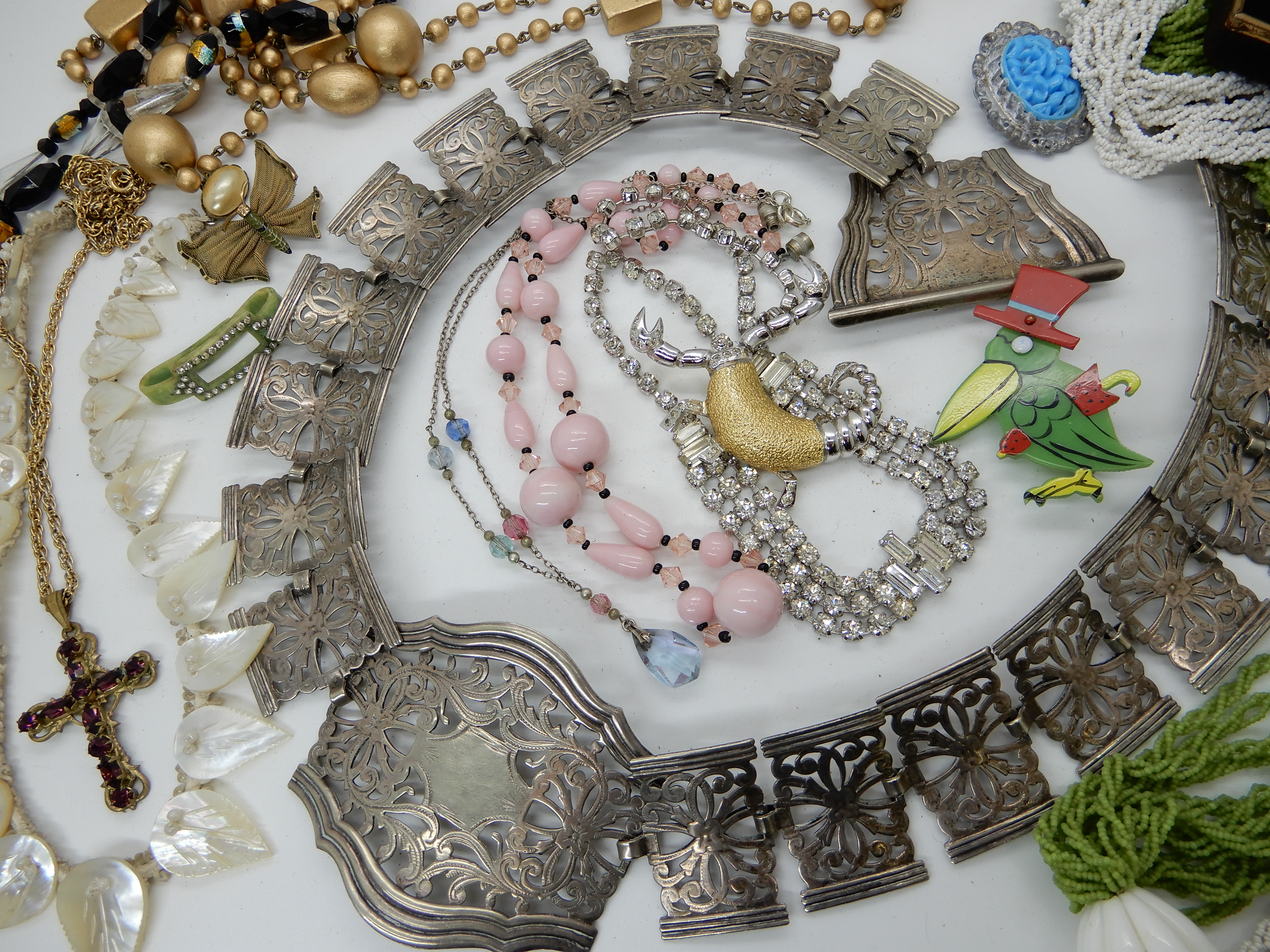 A Collection Of Vintage Costume Jewellery To Include Retro Stratton a-collection-of-vintage-costume-jewellery-to-include-retro-stratton