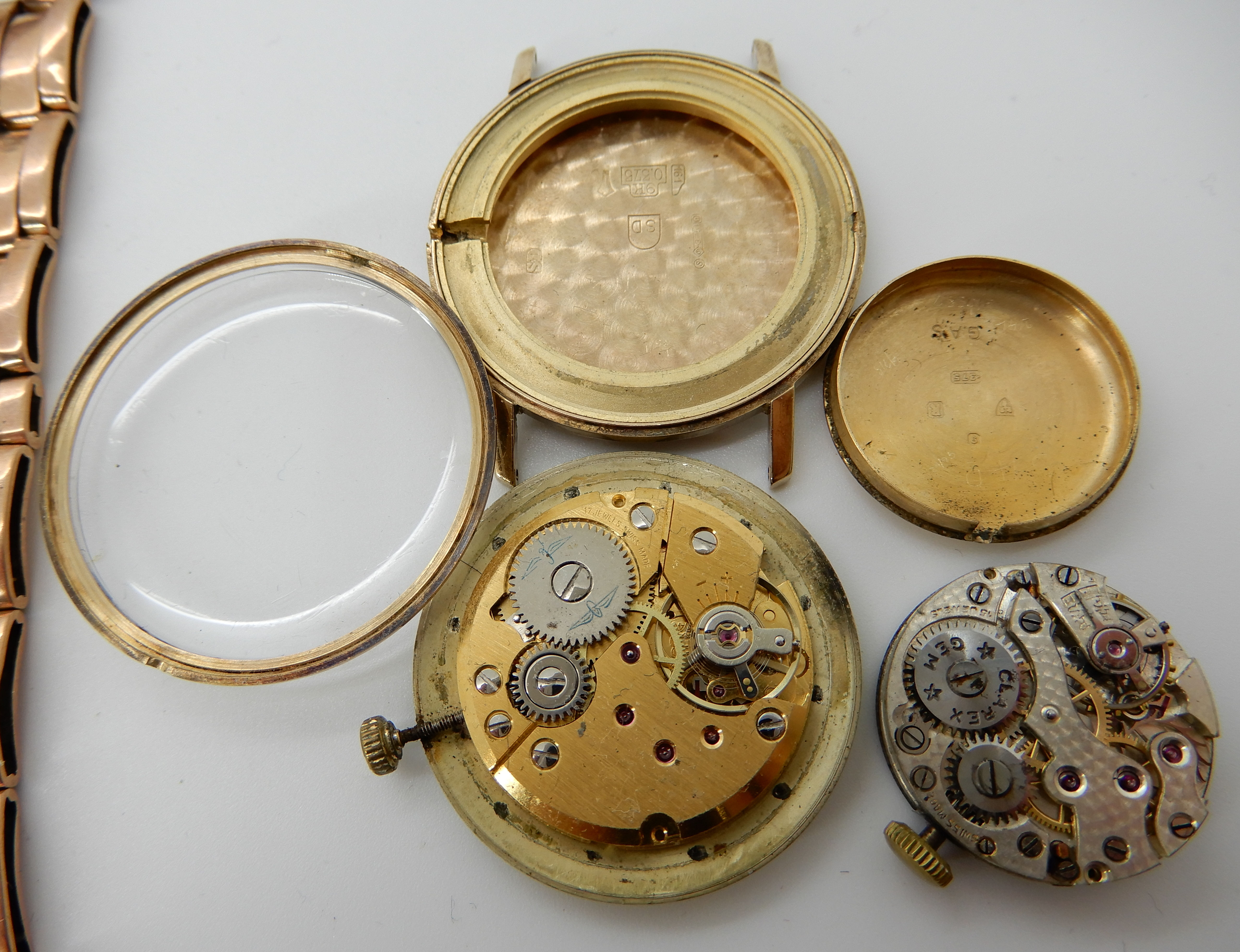 A 9ct gold Rotary watch head, weight including mechanism 20.7gms, a 9ct gold watch strap, and 9ct - Image 2 of 2