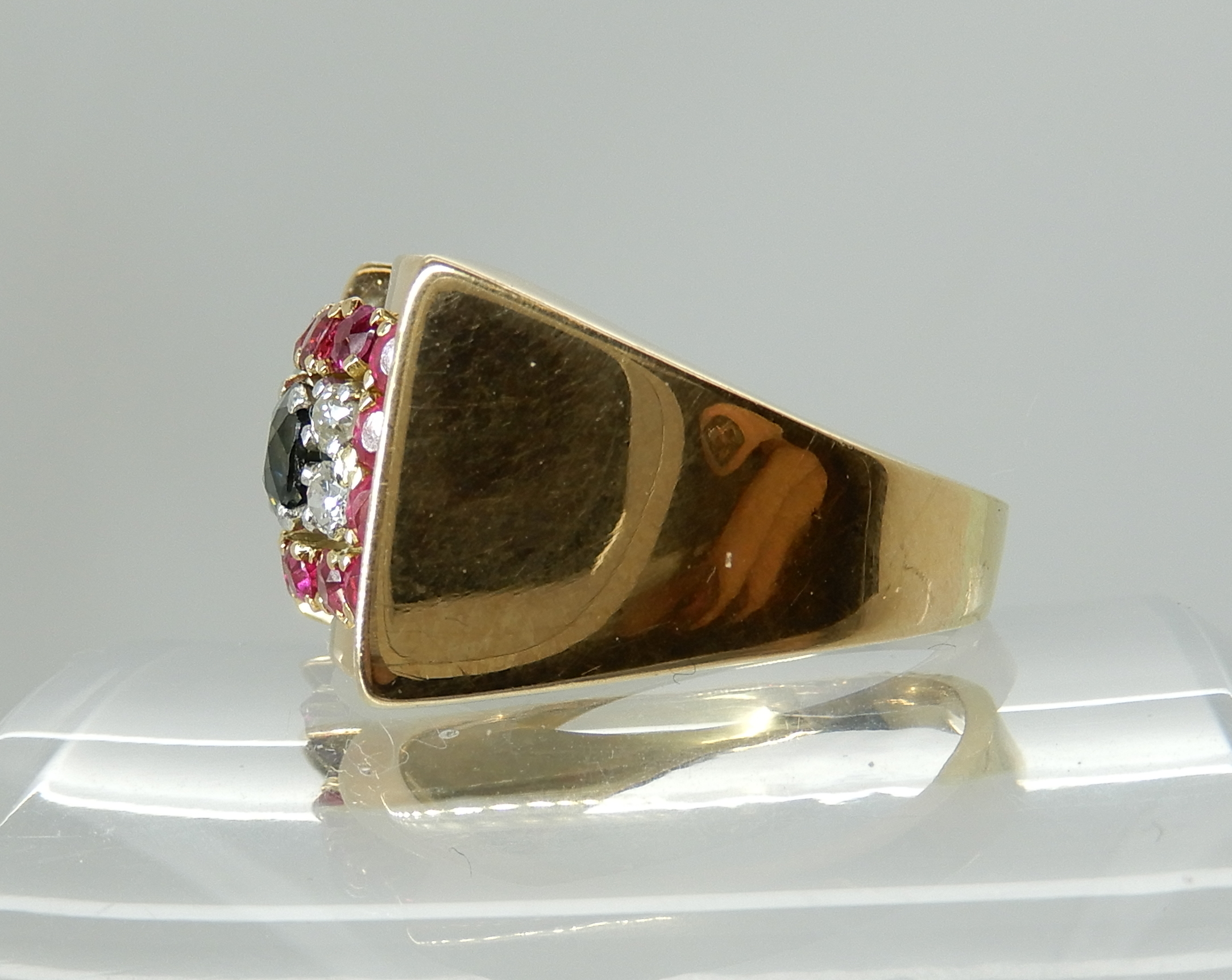 A bright yellow metal sapphire diamonds and red gem set gents ring, size U, weight 10.6gms Condition - Image 3 of 3