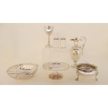 A lot comprising assorted silver plated items - egg cup, small ewer, miniature tazza, bon bon dish