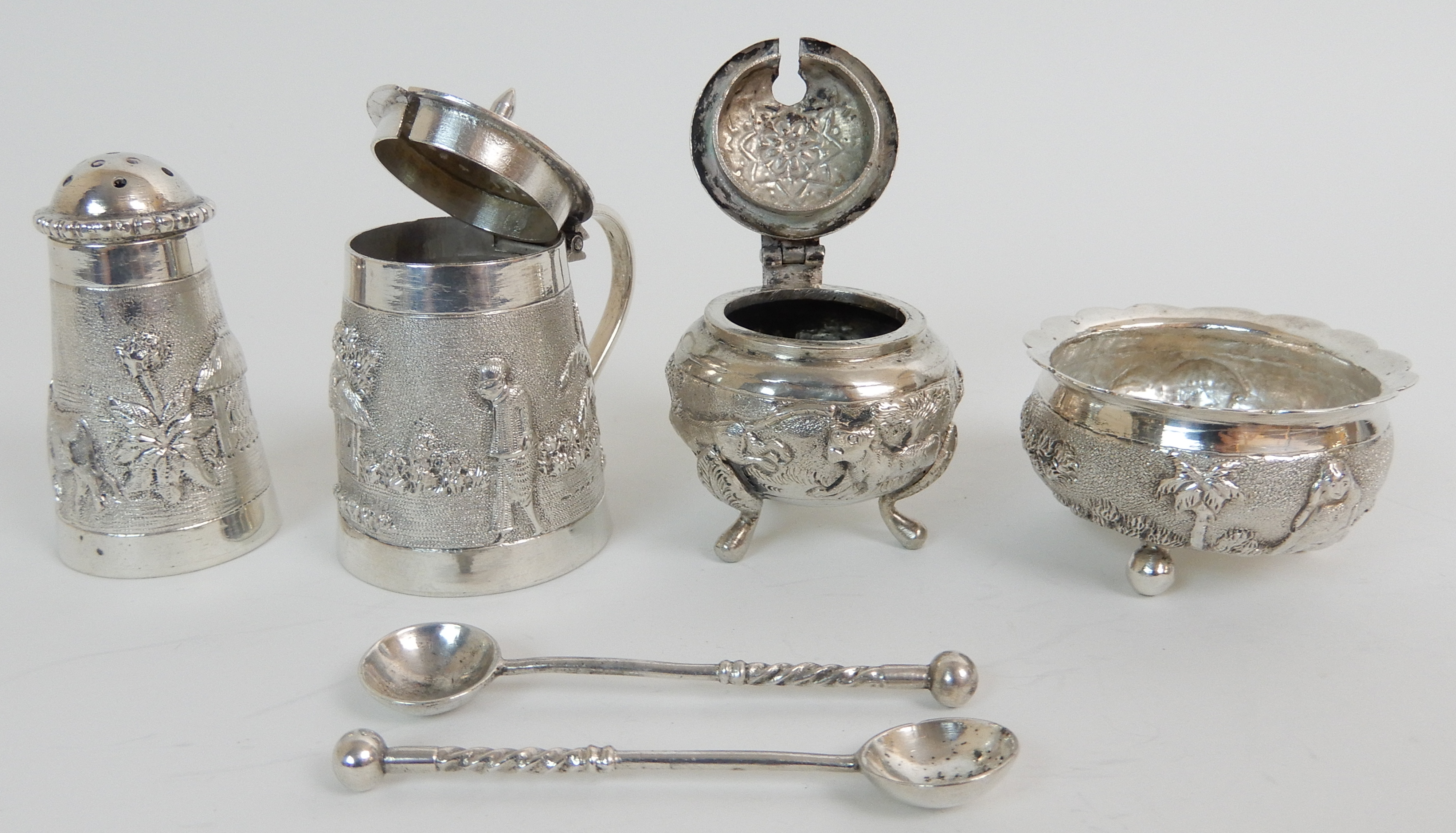 FOUR BURMESE EXPORT SILVER CONDIMENTS comprising two mustard pots, a salt and a pepperette with - Image 6 of 6