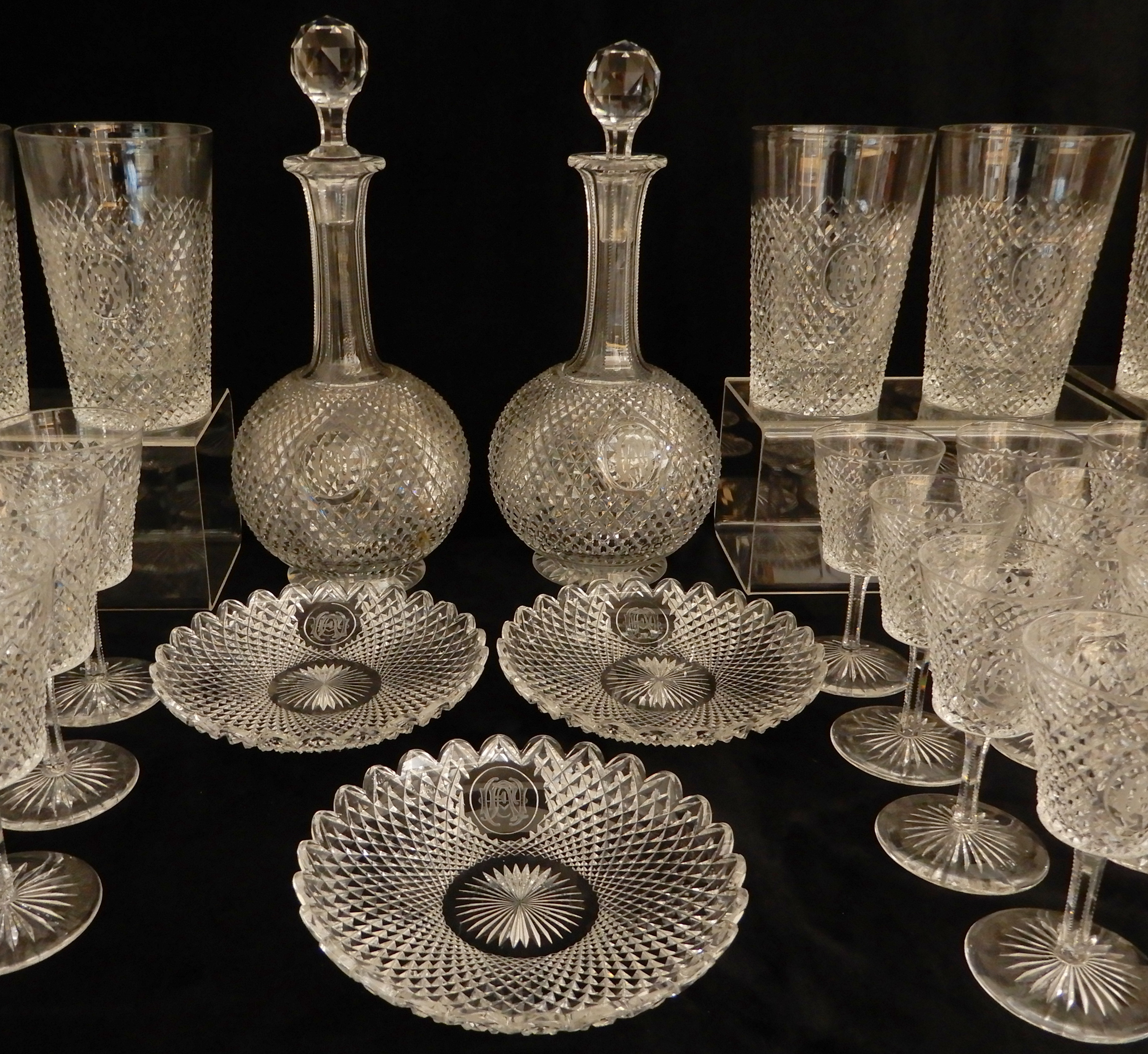 A SUITE OF LATE 19TH CENTURY DIAMOND CUT CRYSTAL comprising six large tumblers, 14.5cm high, fifteen - Image 3 of 24