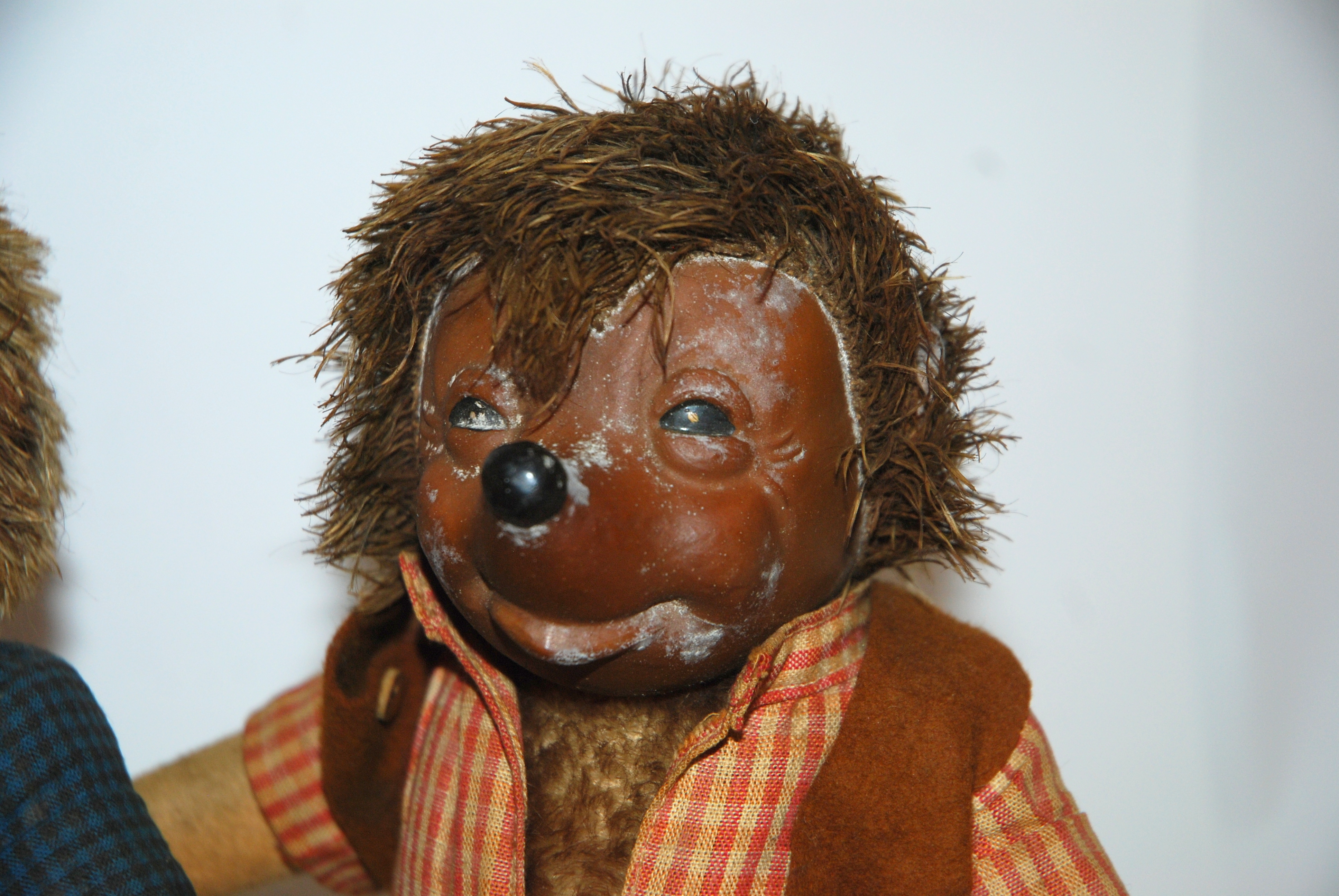 EIGHT STEIFF HEDGEHOGS FIGURES including Macki, Mucki, Mecki etc, rubber bodies with chest tags - Image 3 of 6