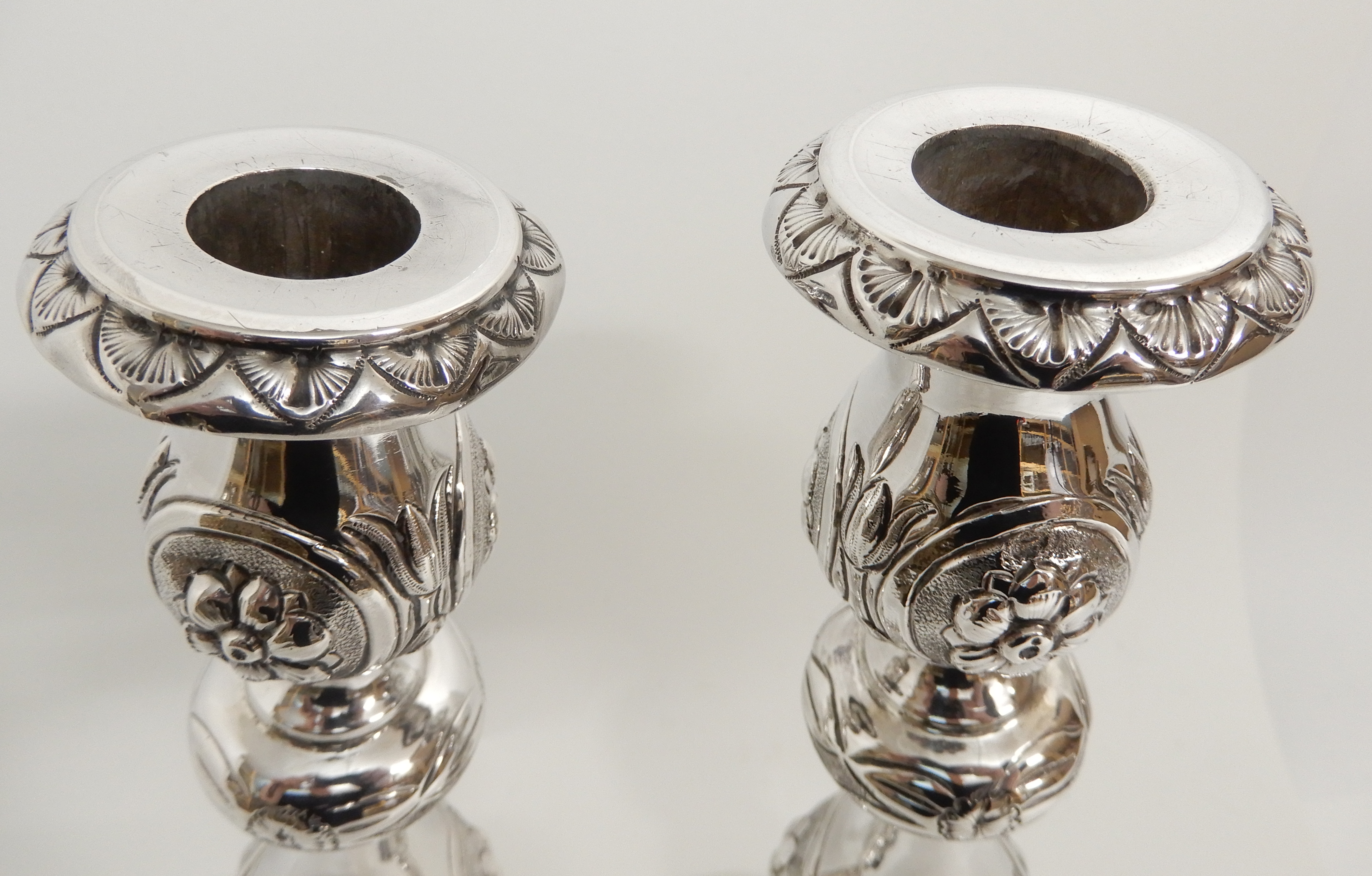 A PAIR OF VICTORIAN SILVER CANDLESTICKS by Slade & Kempton, London 1902, with removable drip pans, - Image 8 of 9