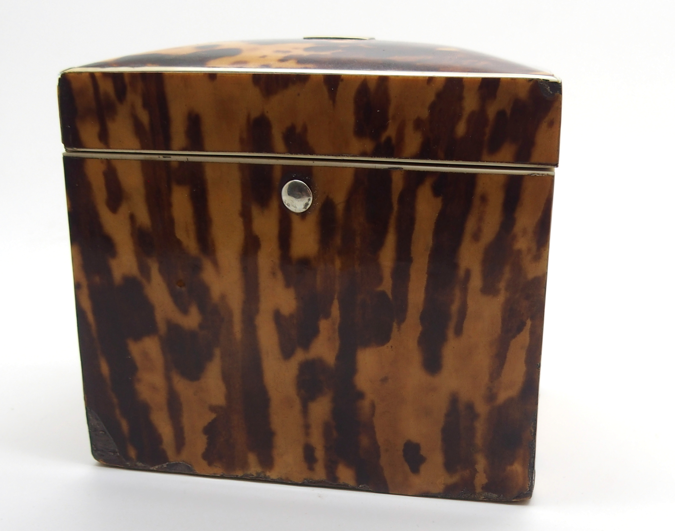 A REGENCY TORTOISESHELL TEA CADDY of rectangular form, with hinged lid with single lidded - Image 2 of 11