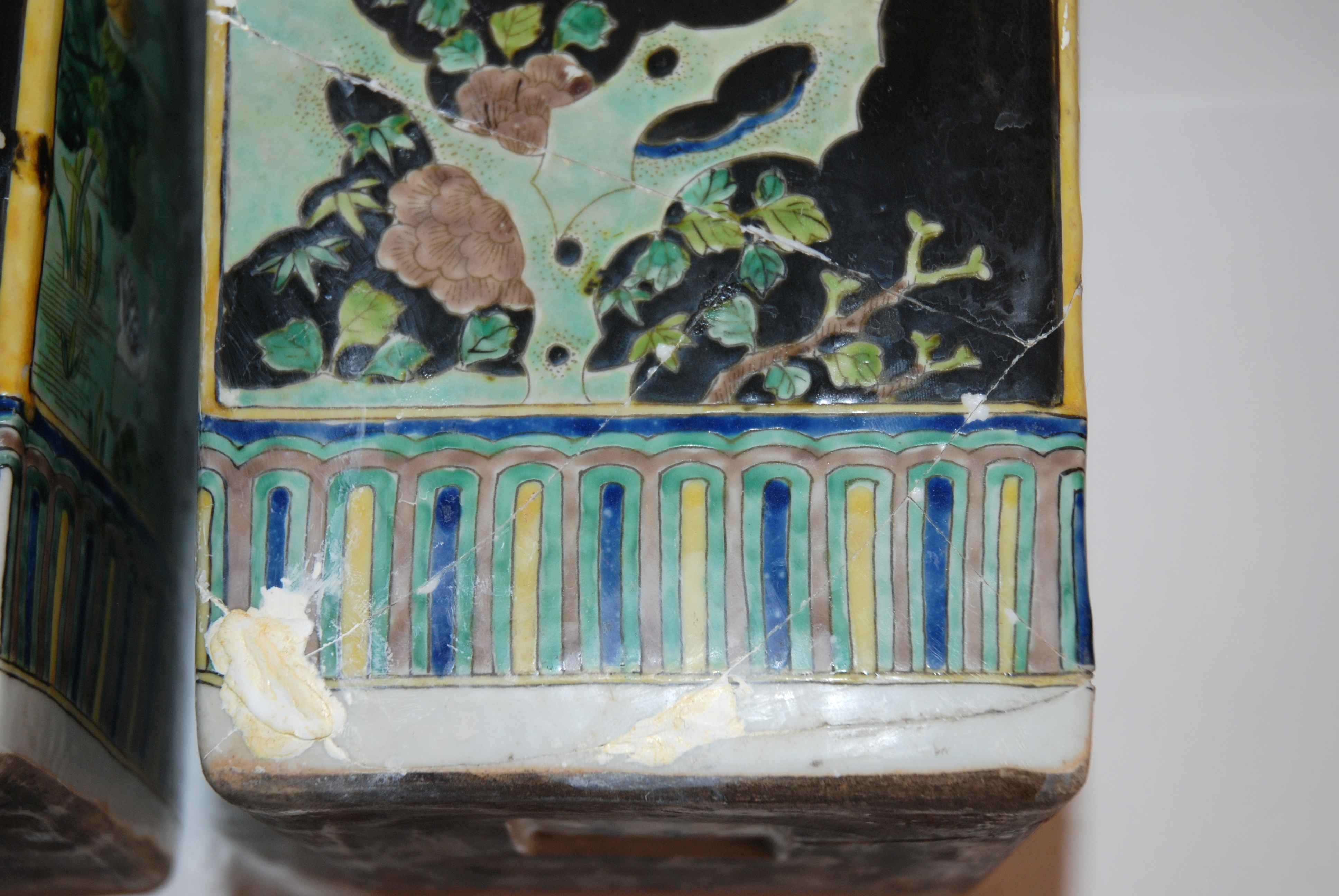 A PAIR OF CHINESE FAMILLE NOIRE SQUARE SHAPED VASES painted with storks amongst aquatic foliage, six - Image 9 of 12