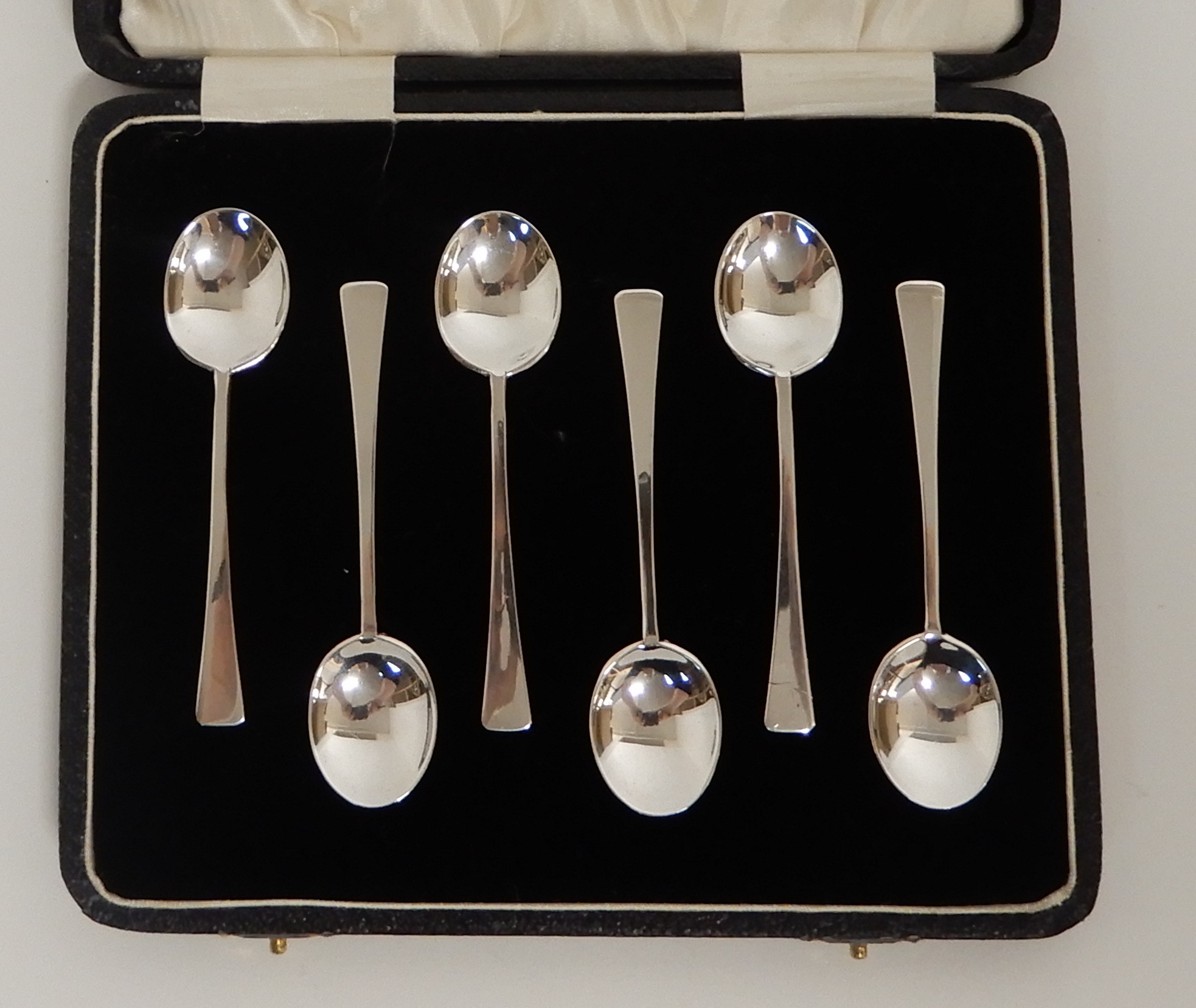 A CASED SET OF SIX SILVER AND ENAMEL COFFEE SPOONS by Turner & Simpson Limited, Birmingham 1935, the - Image 6 of 10