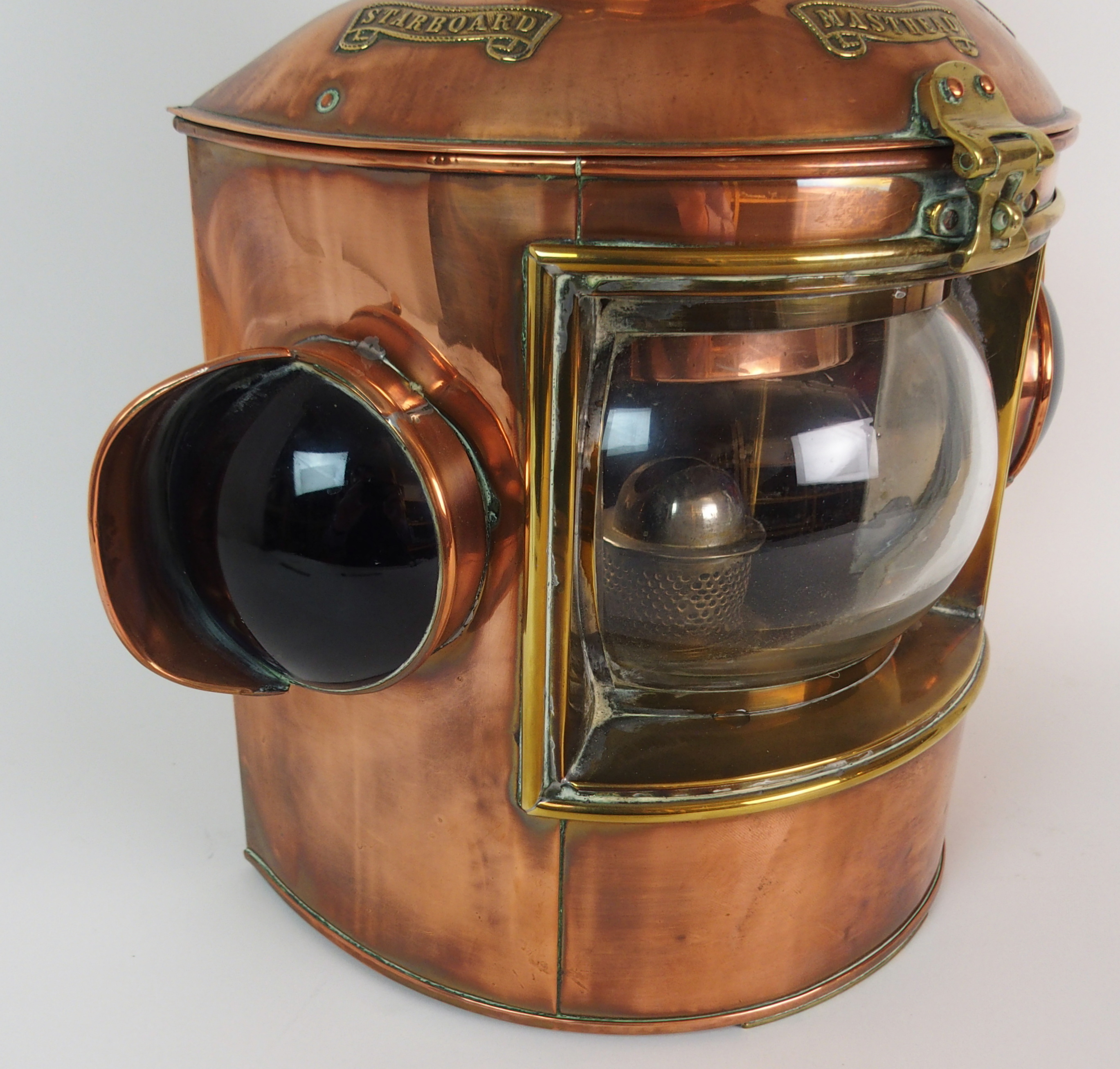 A VICTORIAN COPPER PORT & STARBOARD SHIPS LANTERN with hinged top and swing handle, with interior - Image 4 of 10