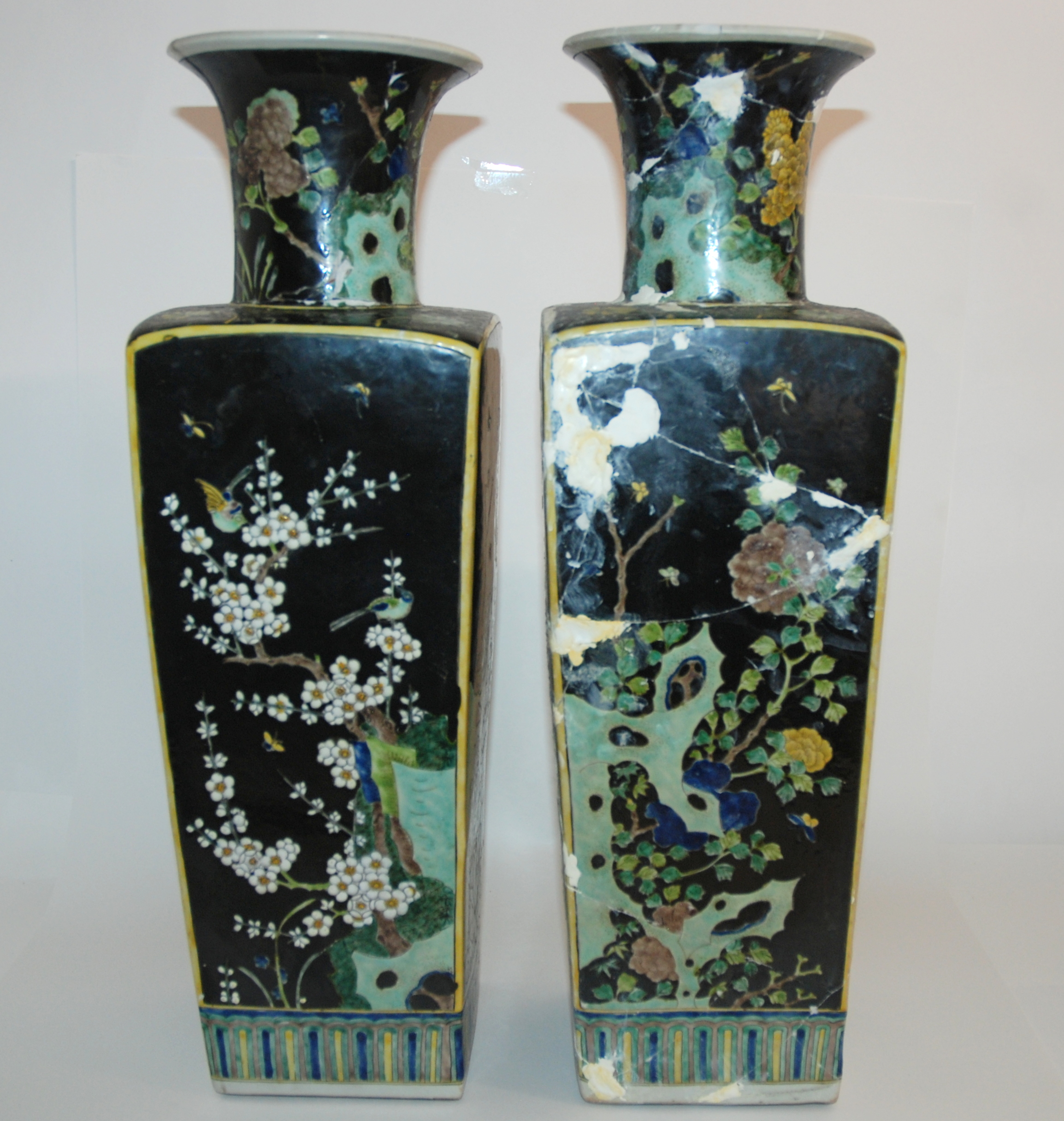 A PAIR OF CHINESE FAMILLE NOIRE SQUARE SHAPED VASES painted with storks amongst aquatic foliage, six - Image 7 of 12