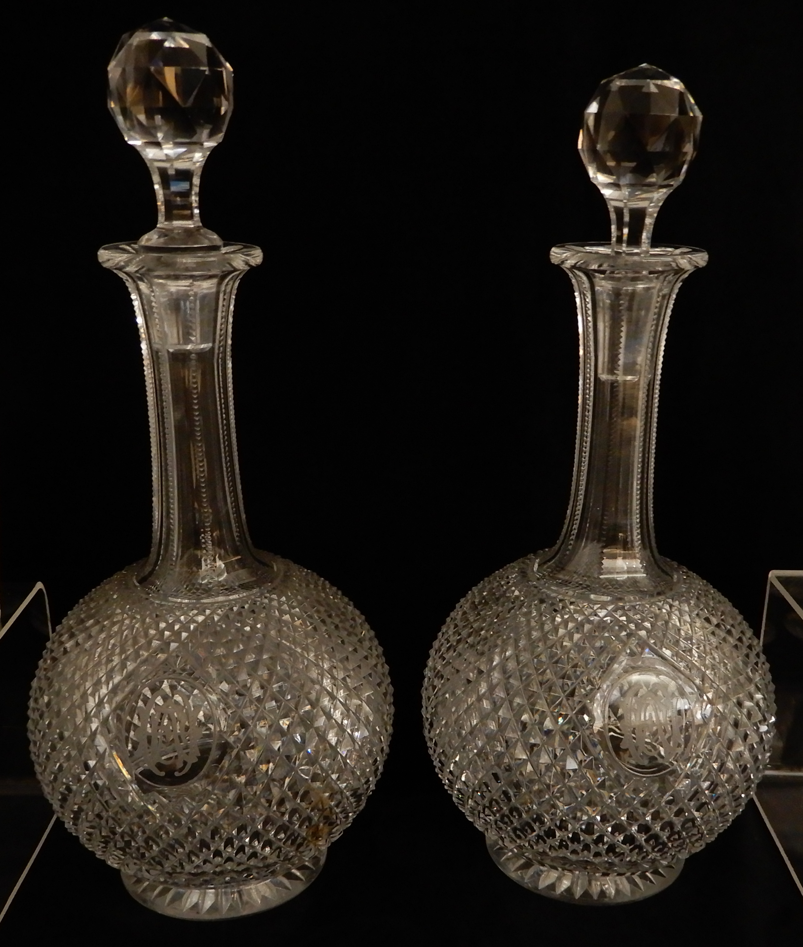 A SUITE OF LATE 19TH CENTURY DIAMOND CUT CRYSTAL comprising six large tumblers, 14.5cm high, fifteen - Image 7 of 24