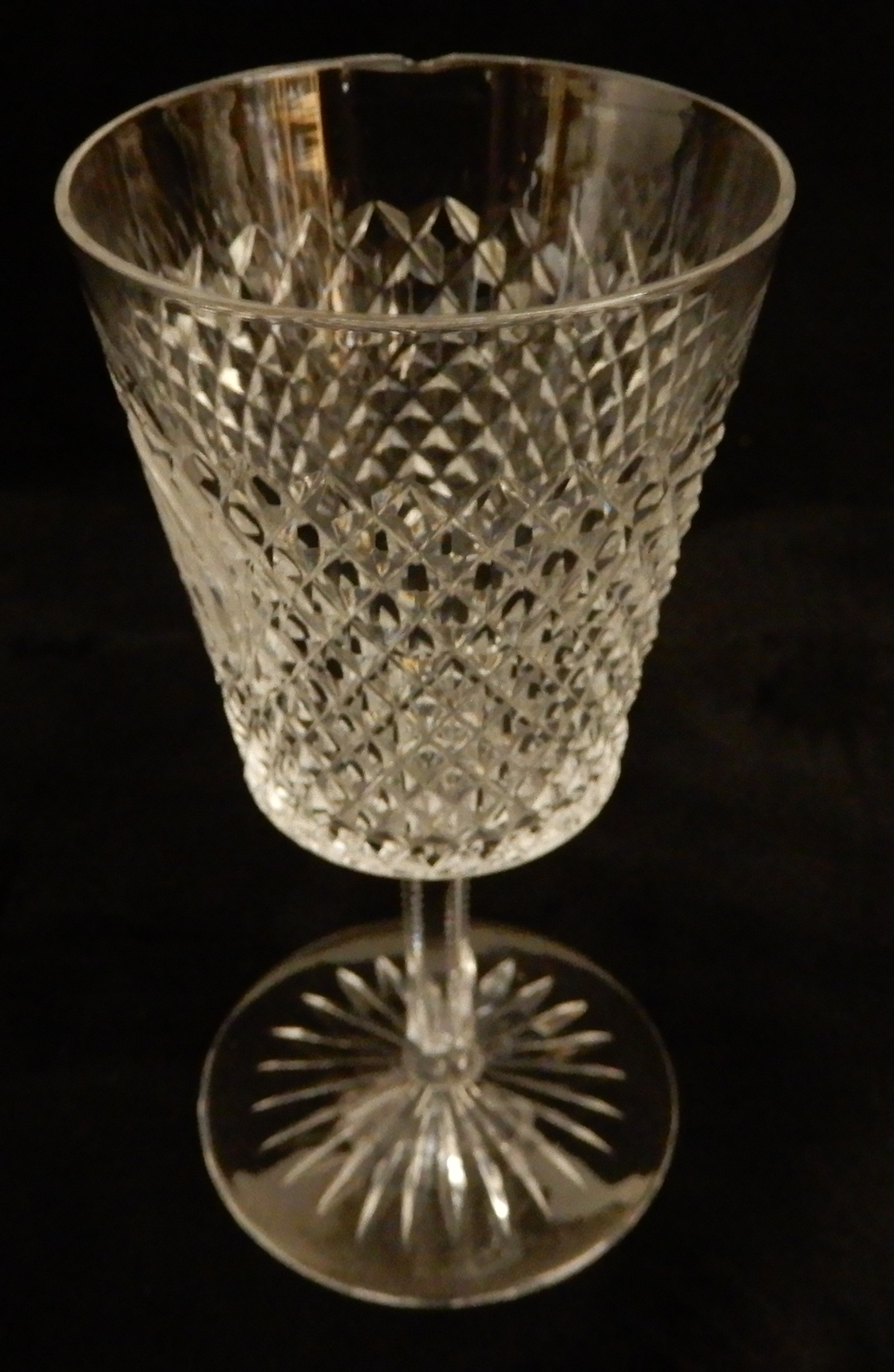 A SUITE OF LATE 19TH CENTURY DIAMOND CUT CRYSTAL comprising six large tumblers, 14.5cm high, fifteen - Image 19 of 24