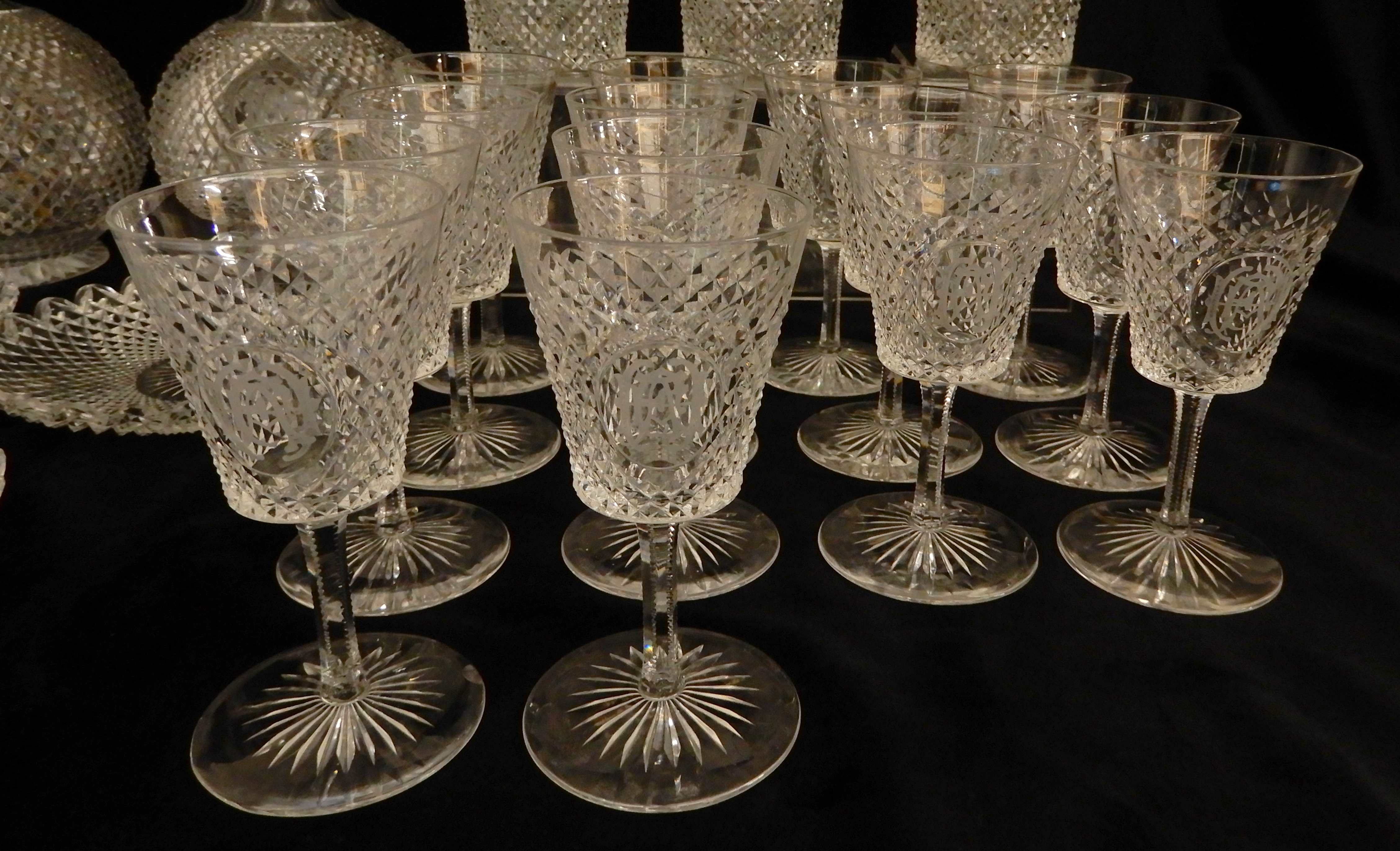 A SUITE OF LATE 19TH CENTURY DIAMOND CUT CRYSTAL comprising six large tumblers, 14.5cm high, fifteen - Image 10 of 24