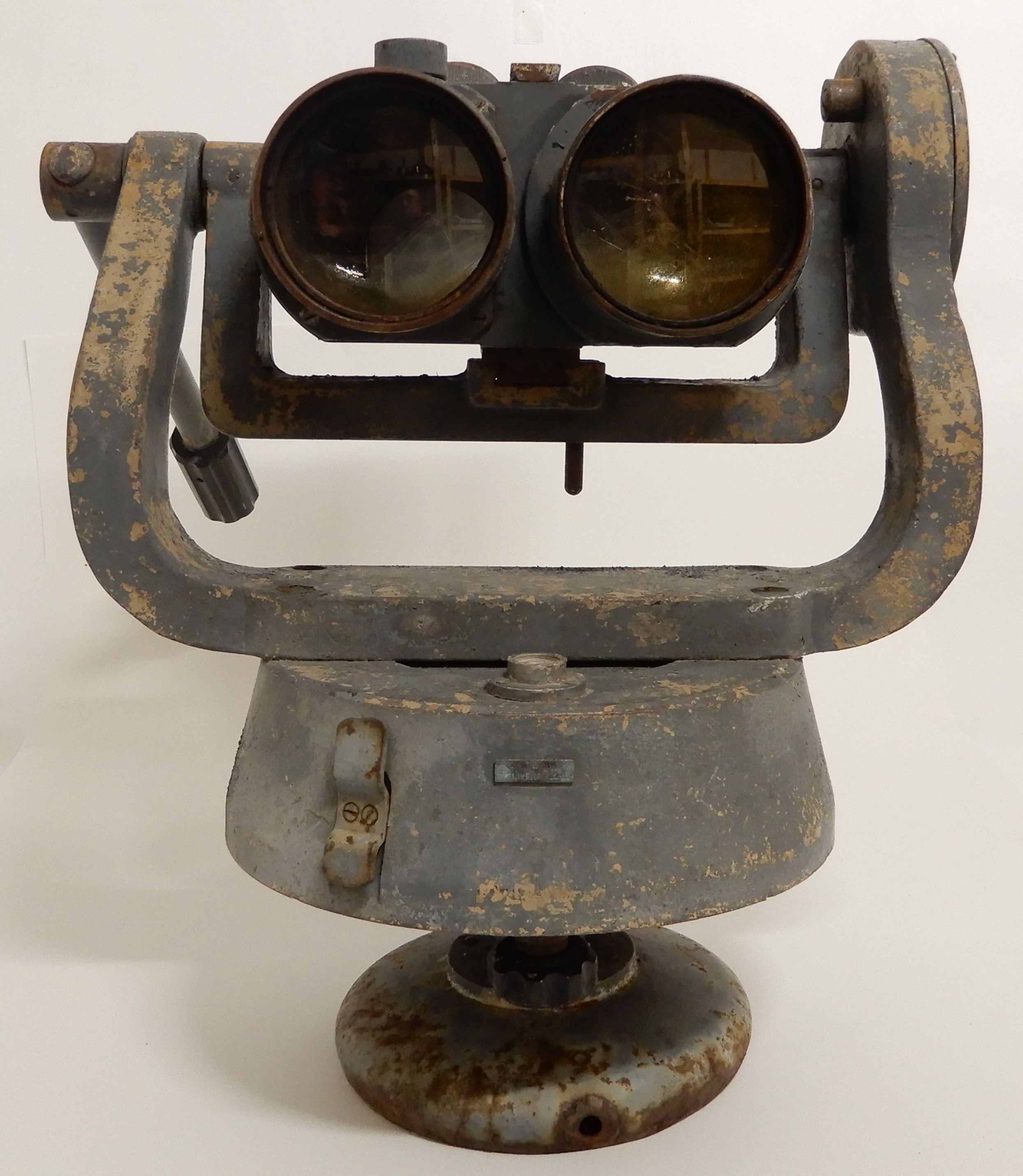 A PAIR OF VINTAGE GERMAN 10 X 80 OBSERVATION BINOCULARS by Emil Busch, Rathenow, stamped DF 10 x - Image 2 of 11