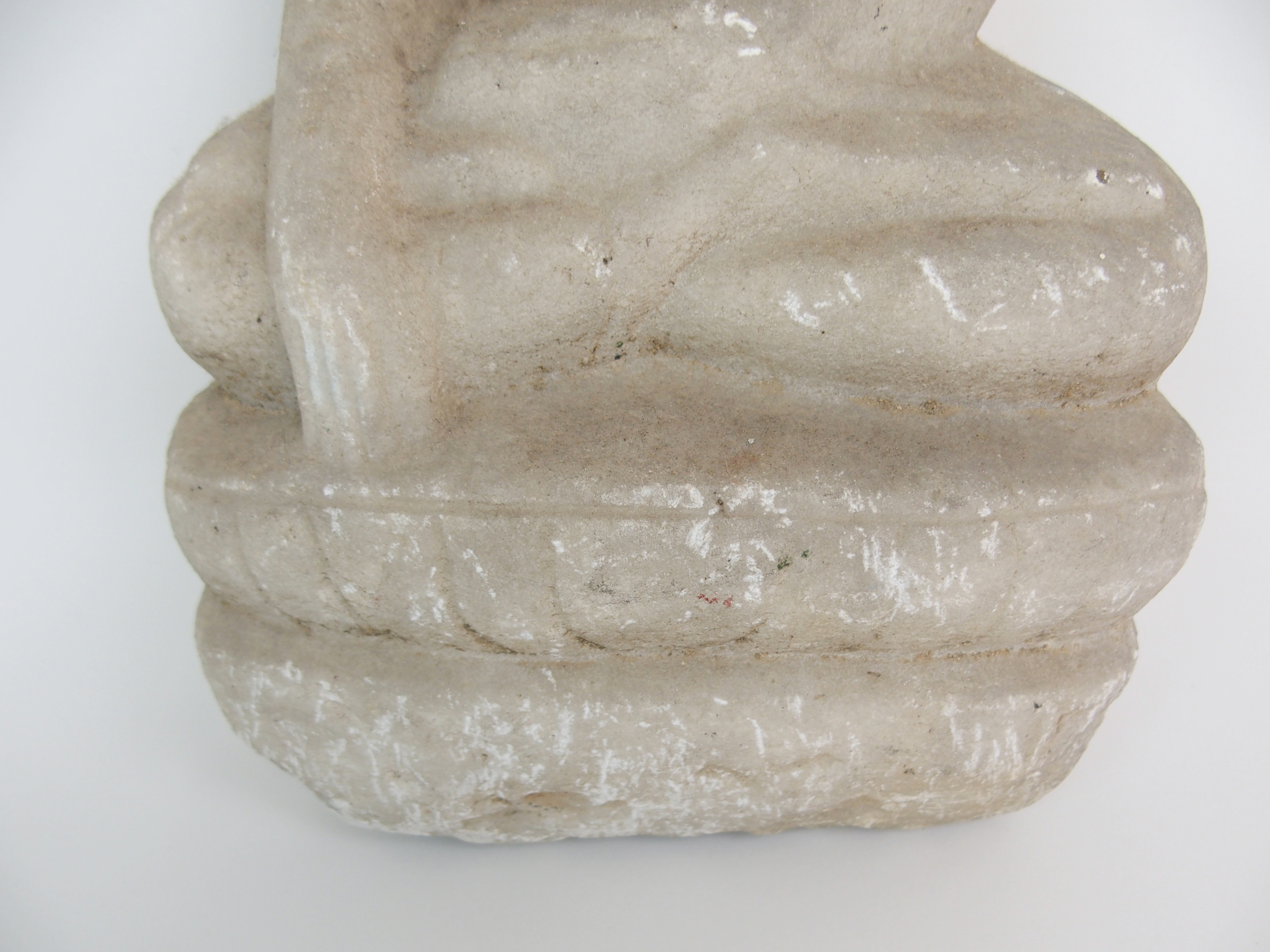 AN INDIAN WHITE MARBLE STATUE OF BUDDHA seated in lotus position on a high raised lotus throne, 39cm - Image 4 of 5