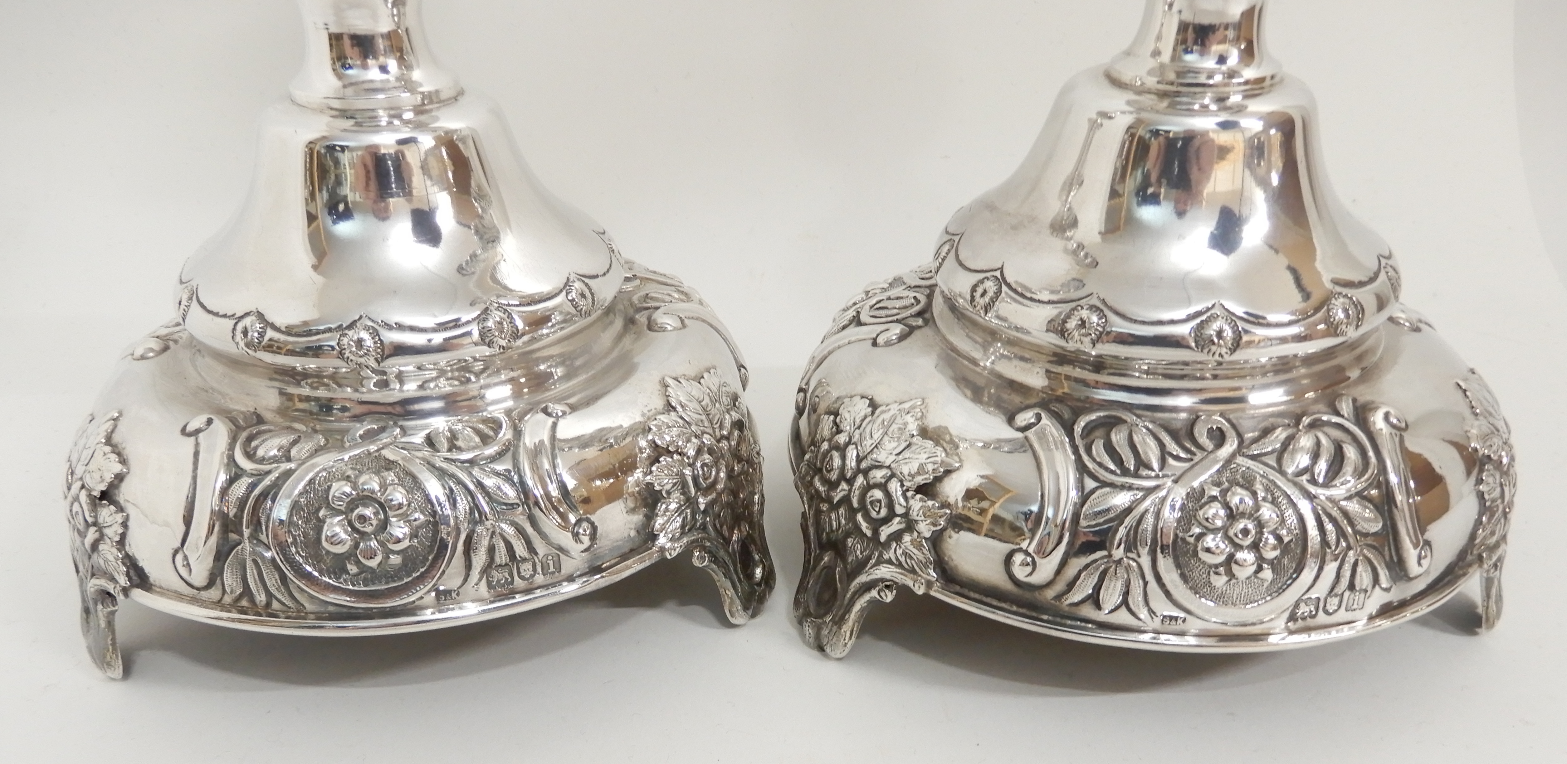 A PAIR OF VICTORIAN SILVER CANDLESTICKS by Slade & Kempton, London 1902, with removable drip pans, - Image 3 of 9