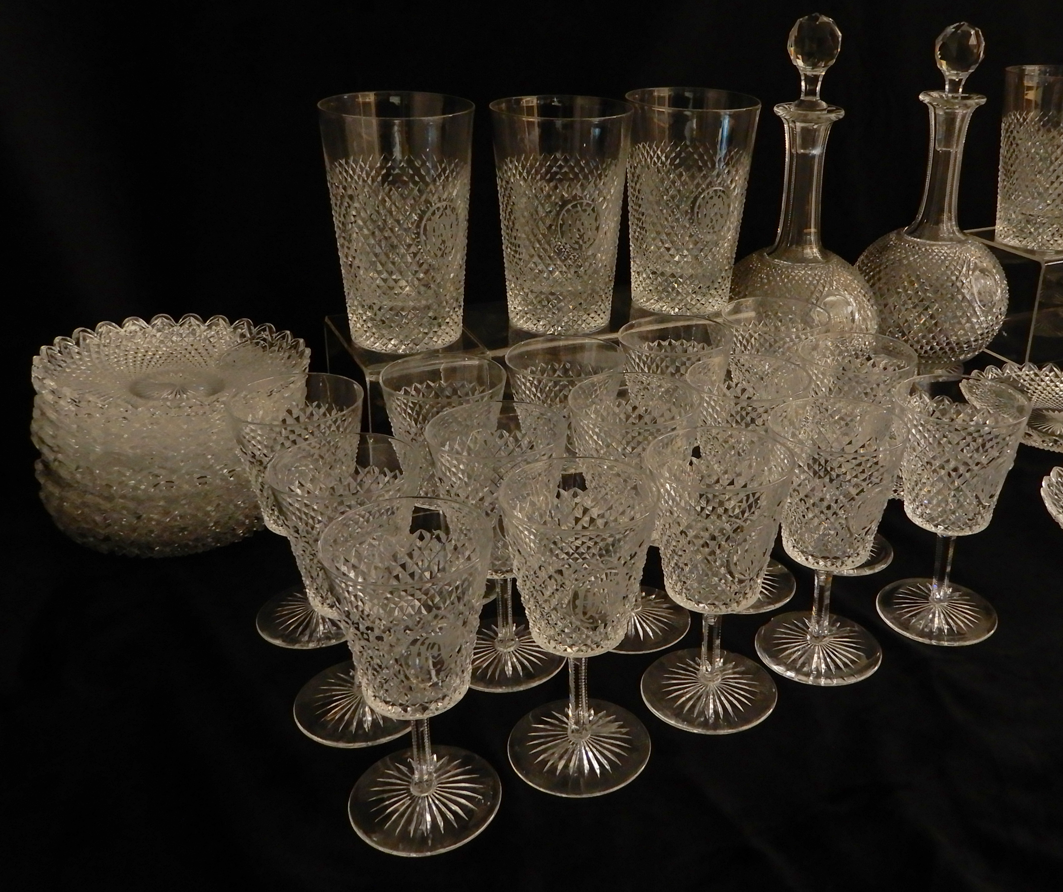 A SUITE OF LATE 19TH CENTURY DIAMOND CUT CRYSTAL comprising six large tumblers, 14.5cm high, fifteen - Image 8 of 24